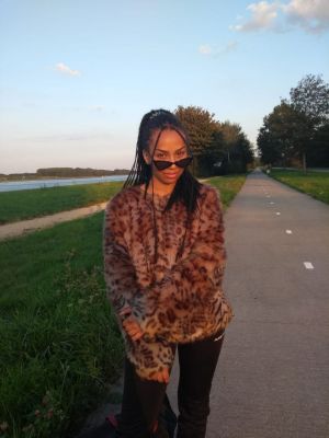 Auteur model Nosipho van Westerlaak  - 
Bestandsdatum : 14-10-2018