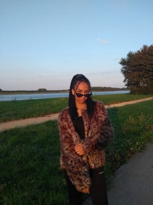 Auteur model Nosipho van Westerlaak  - 
Bestandsdatum : 14-10-2018