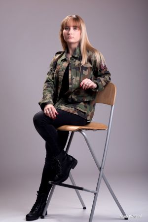 Auteur model Catharina Bauer - 
Copyright : M.Nieuwland studioshoots.nl

Camera : NIKON CORPORATION NIKON D750
Fotodatum : 20-05-2019