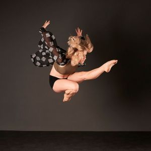 Auteur danseres Yamuna - Balletdanseres Yamuna - Mowa Models