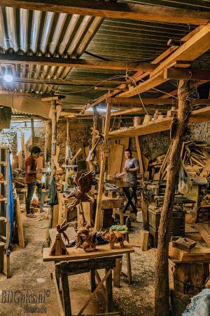 Auteur fotograaf BDGpics - Houtbewerking in Guatemala