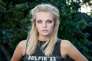 Auteur model Kim - 
Copyright : PHOTOLINDA

Camera : PHOTOLINDA
Bestandsdatum : 08-11-2016