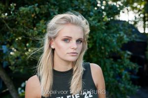 Auteur model Kim - 
Copyright : PHOTOLINDA

Camera : PHOTOLINDA
Bestandsdatum : 08-11-2016