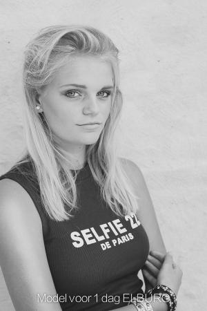 Auteur model Kim - 
Copyright : PHOTOLINDA

Camera : PHOTOLINDA
Bestandsdatum : 08-11-2016