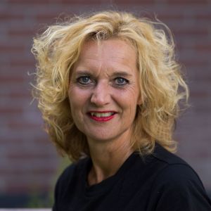 Auteur model Ingrid Bakker Edelfigurant  Model - 
Bestandsdatum : 27-07-2019