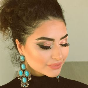 Auteur visagiste Farida Beauty - 
Bestandsdatum : 13-04-2018