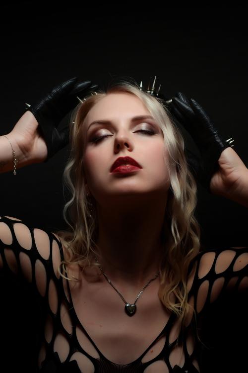 Auteur model Luka Oste - 