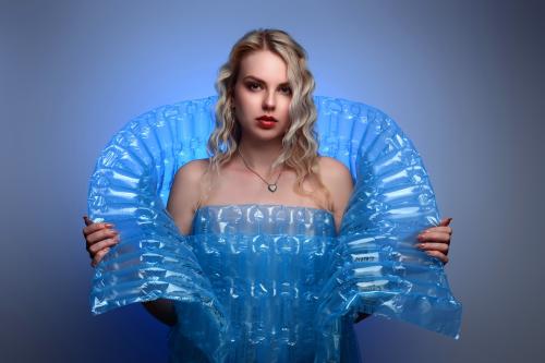 Auteur model Luka Oste - 