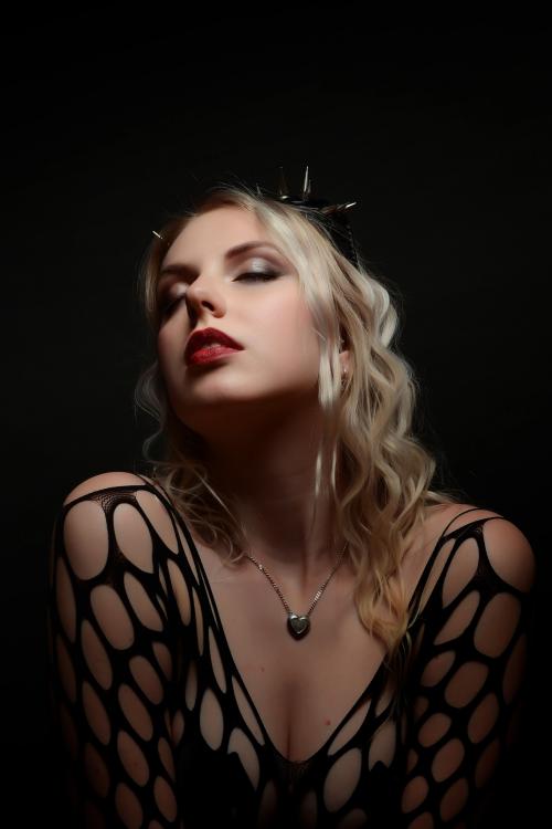 Auteur model Luka Oste - 