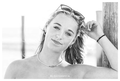 Auteur fotograaf MGP - Een spontane ontmoeting aan het strand 2