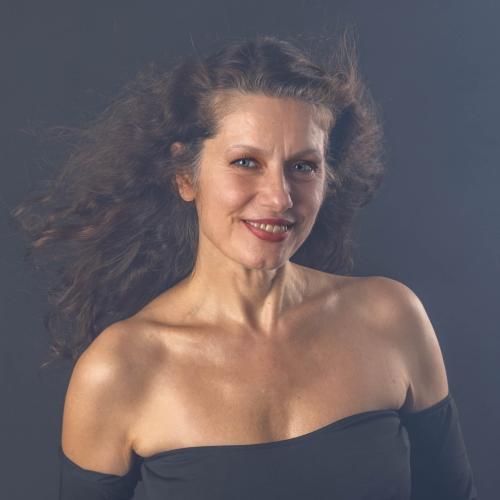 Auteur model Elissebetth - 