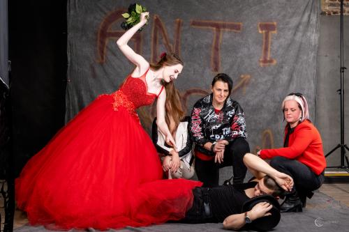 Auteur model Kevin Wijmeersch - Fotograaf David Van De Maele
Co-models Kayleigh De Kerpel, Indra Crepeele, Isabelle Peleman
Rebel Models & Photographe