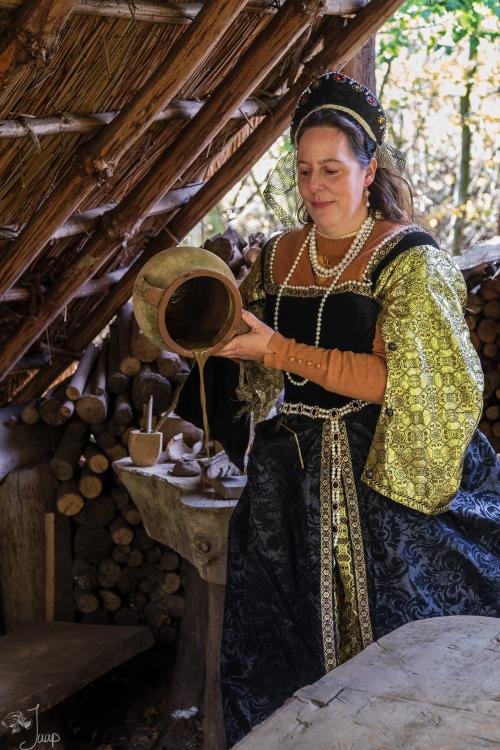 Auteur fotograaf Jaap Van Egmond - Liquor or poison? 