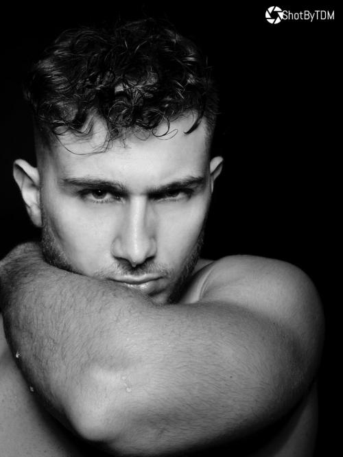 Auteur model Jonathan - 