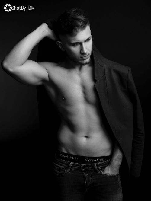 Auteur model Jonathan - 