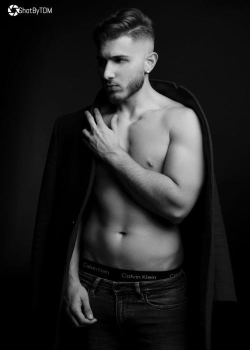 Auteur model Jonathan - 