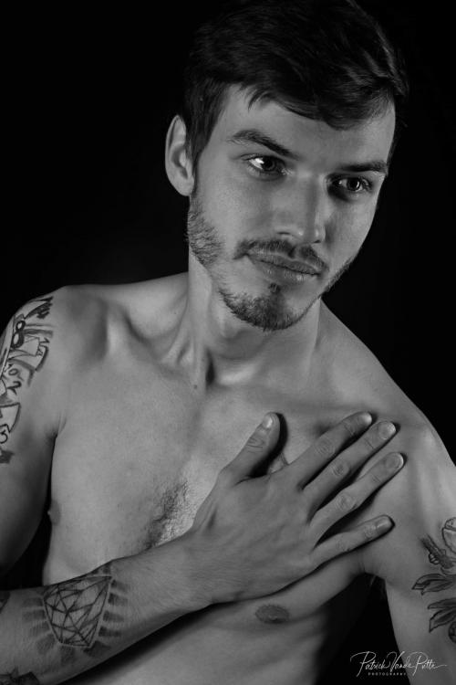 Auteur model Dennis - 