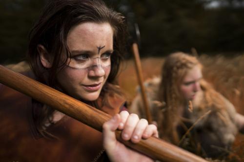 Auteur fotograaf Claus - Modellen Beatrice Guillome en Lotte Knops. Thema Viking Shieldmaiden