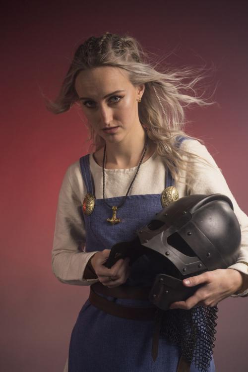 Auteur fotograaf Claus - Viking Shieldmaiden, model Jolien