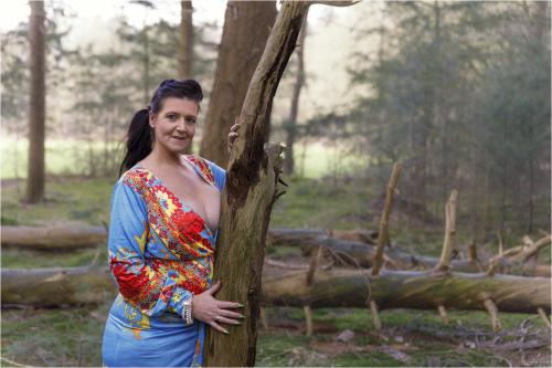 Auteur fotograaf Joep Sengers - Met Hannie in de bossen bij Rucphen