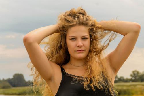 Auteur model Shannon Mos  - 