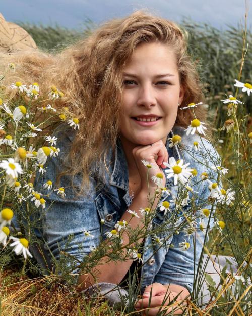 Auteur model Shannon Mos  - 