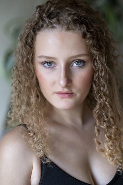 Auteur model Emelie Las - 