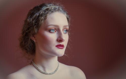 Auteur model Emelie Las - 