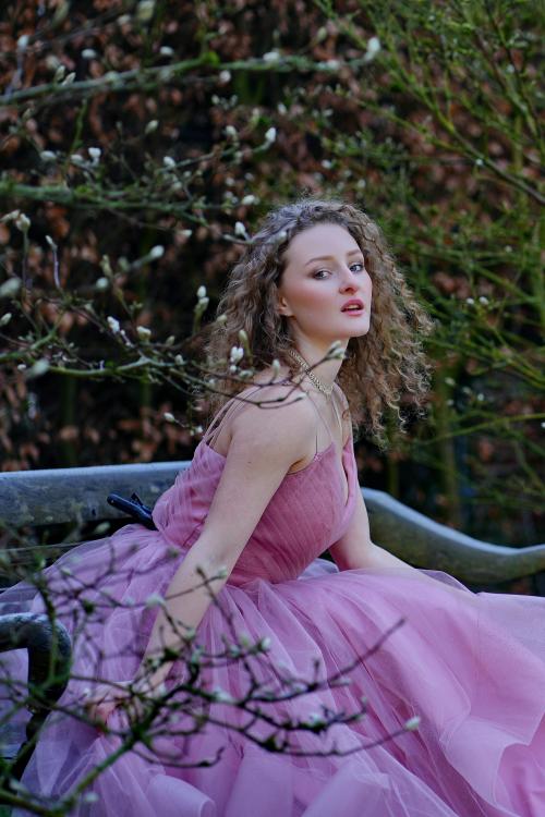 Auteur model Emelie Las - 