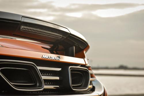 Auteur fotograaf PimSp - McLaren 650S Spider, Waalkade Tiel