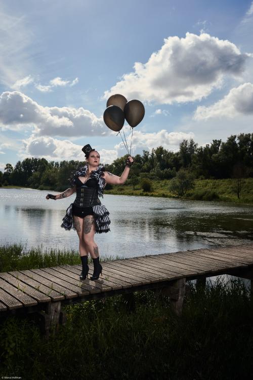 Auteur model Lady Elisa V - Fotografie: Marco Hofman Imaging
Visagie: Lady Elisa V.