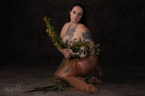 Auteur model Lady Elisa V - Fotografie: Studio Haaglanden
Visagie: Lady Elisa V.