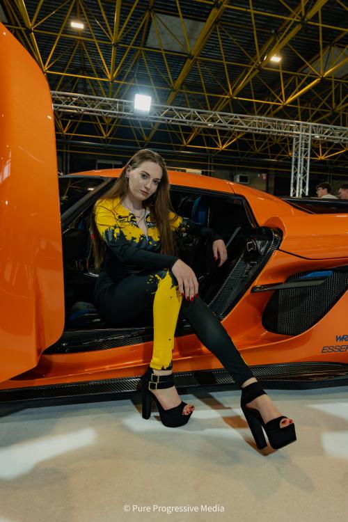 Auteur model Kayleigh De Kerpel - Kayleigh De Kerpel for GR8 carshow