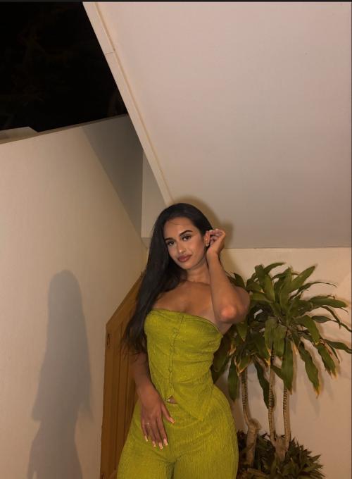 Auteur model Aurelie Sarkar  - 