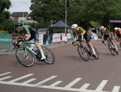 Auteur fotograaf Peter Sportret - De wielerronde Venhuizen