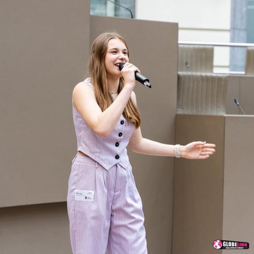 Auteur model Loes VL - 