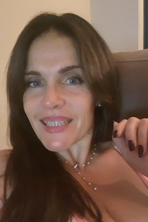 Auteur model Nikki - 