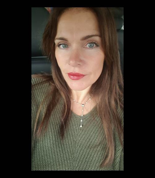 Auteur model Nikki - 