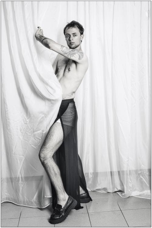 Auteur model Levi van Dam - 