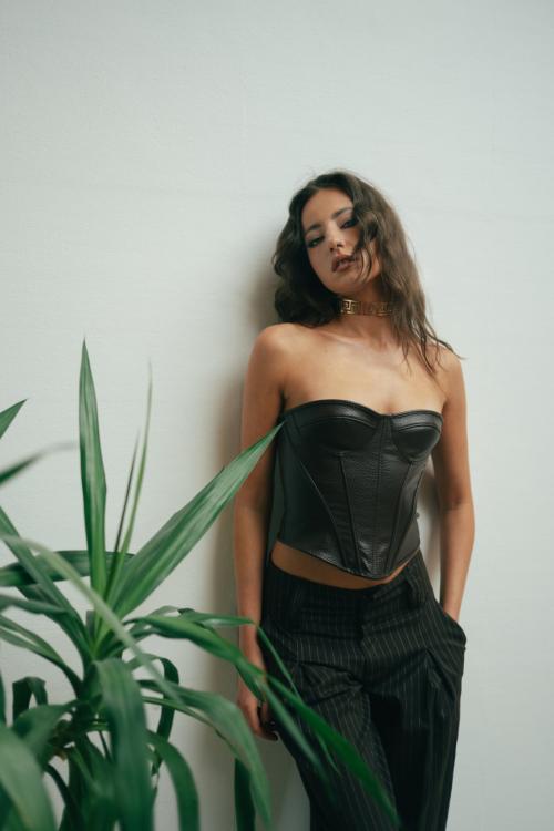 Auteur model Céline Cheng - 