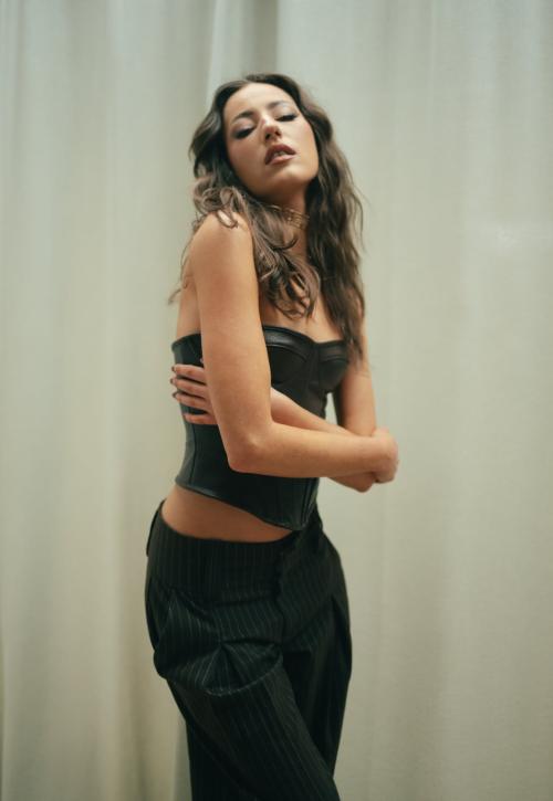 Auteur model Céline Cheng - 