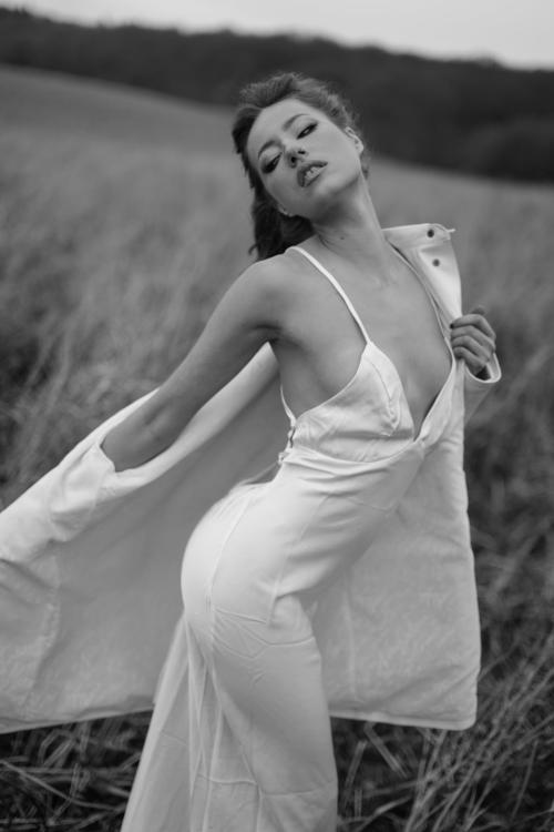 Auteur model Céline Cheng - 