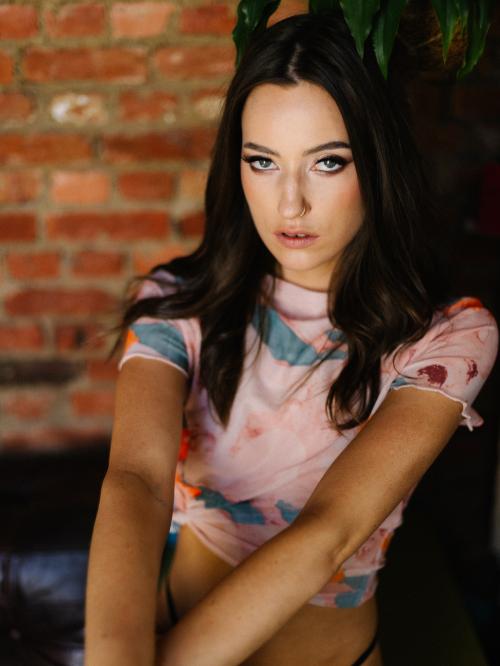 Auteur model Céline Cheng - 