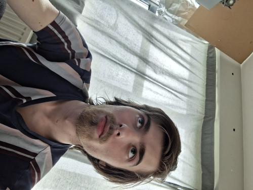 Auteur fotograaf Echocore13 - Muziekt, producer te leuven. Dj resønance.