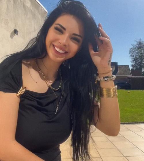 Auteur model Kiana  - 