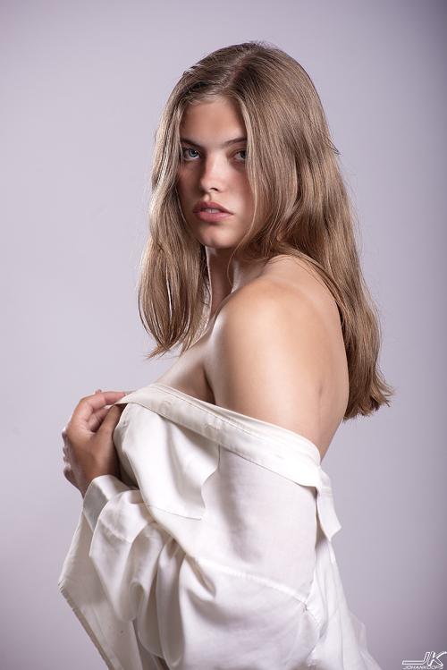 Auteur fotograaf Johan Koops - Nynke, 10 juli 2026 in studio Drachten