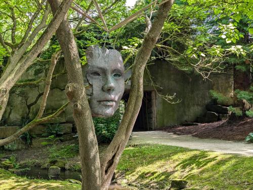 Auteur fotograaf Tim - Reuzen gezichtssculptuur Kasteelpark