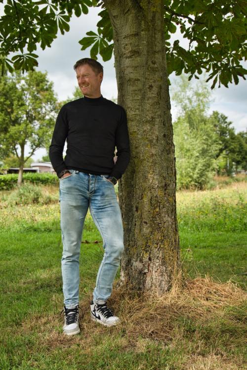 Auteur model Marco B - Lekker nonchie in het park
