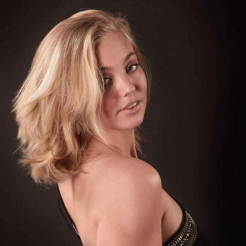 Auteur model Femke Van Den Hazel - 