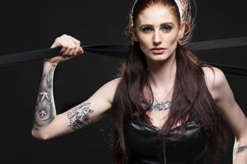 Auteur model Manuela - 